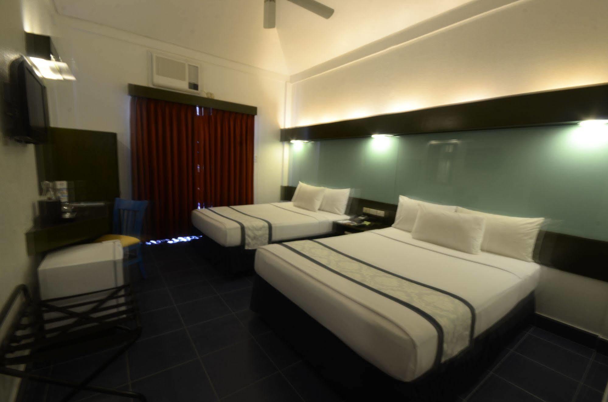 Microtel By Wyndham Puerto Princesa Eksteriør bilde