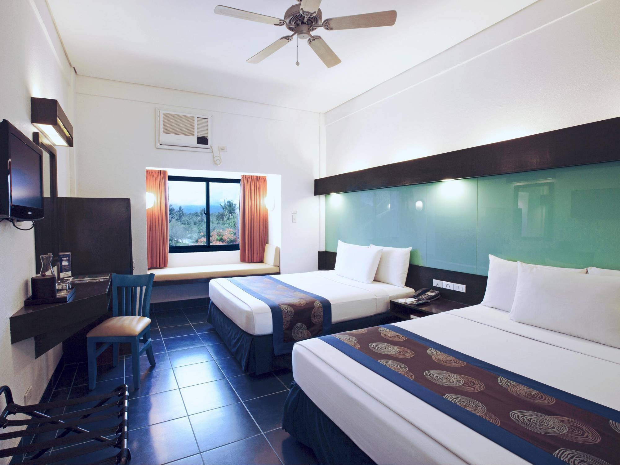 Microtel By Wyndham Puerto Princesa Eksteriør bilde